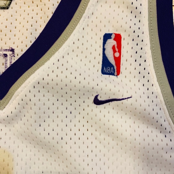 ❌SOLD❌Nike Swingman Mike Bibby Kings Jersey - Picture 5 of 7